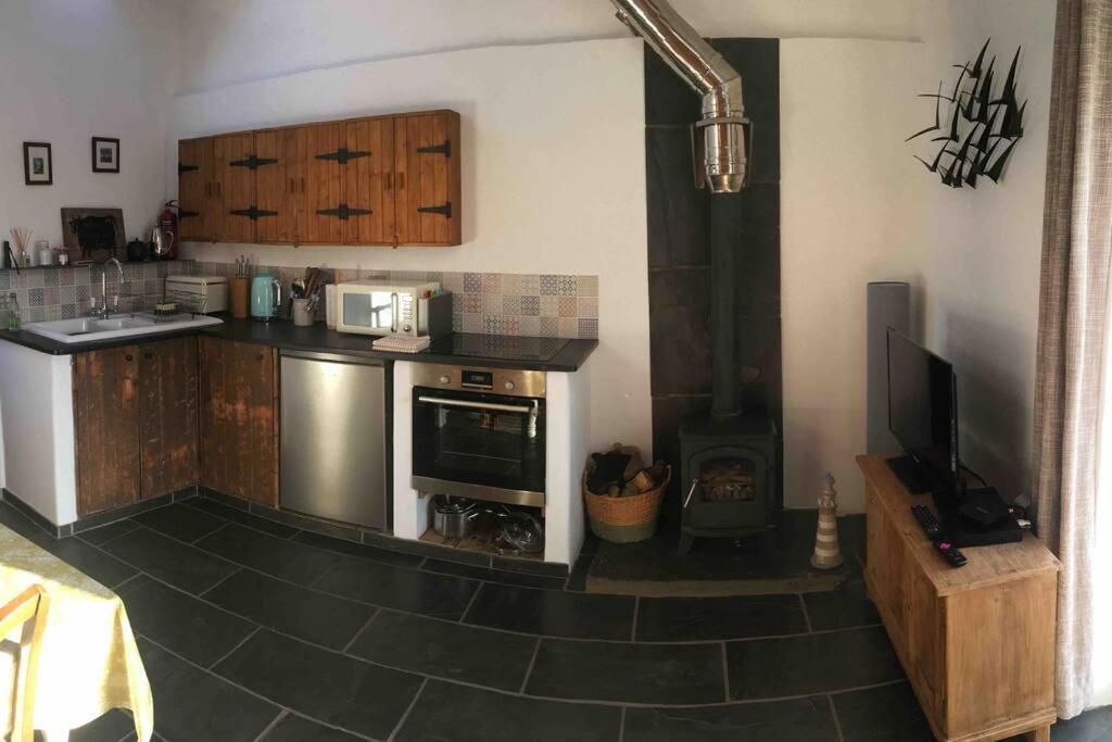 Hidden Cottage Gem Hottub, Firepit, Coastal Walks Swansea
